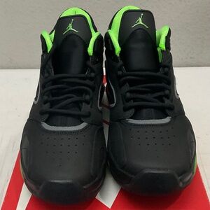 Size - US 5Y / EUR 37.5  NIKE AIR JORDAN 3 Retro GS , Black / Green, Leather